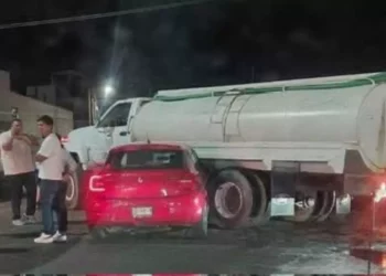 La unidad del Sindicato Joven de México involucrada en el percance no portaba placas de circulación.