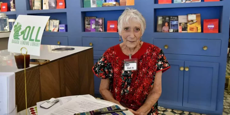 Fotos: Rubén Morales // La Biblioteca OLL promovió la lectura con una exposición y préstamo de libros.