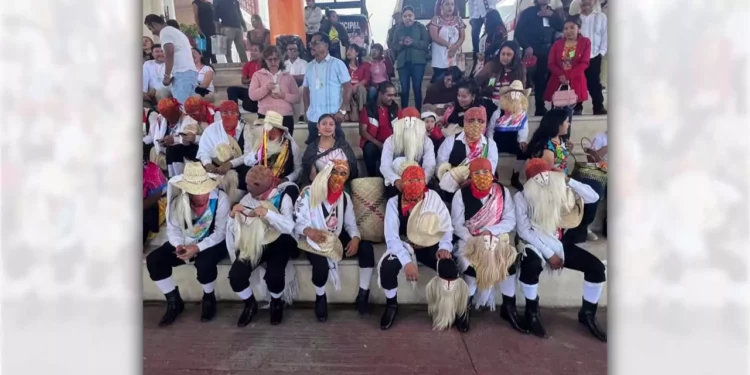 La educación, la cultura y la comunidad se unieron para fortalecer la identidad de los pueblos.