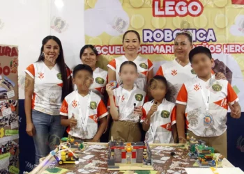 Maribel Santiago, Zoar Jemima Jarquín López, Daniela Patricia Sánchez Guzmán y Lizeth Anahí Guevara Noyola participaron en el proyecto.