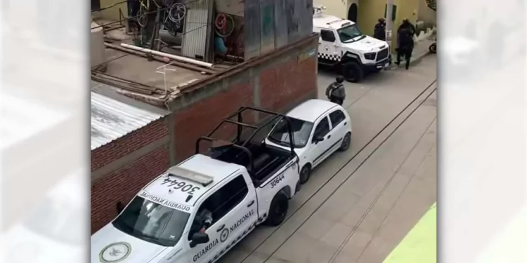 La calle Agrarista fue resguardada por la Guardia Nacional durante el rescate de las víctimas.