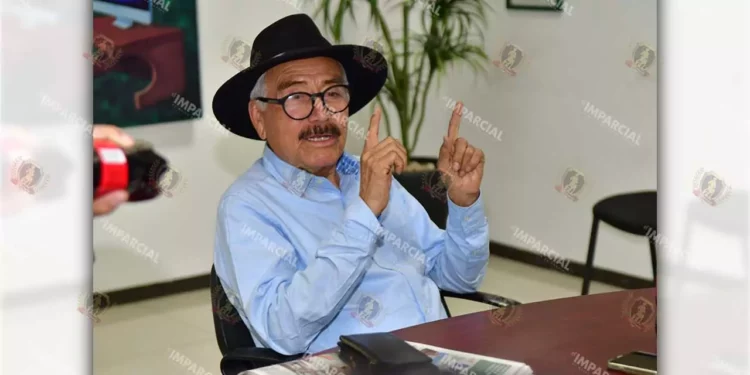 Foto: Rubén Morales // Héctor Sánchez López, Consejero Independiente de la CFE, en su plática con periodistas de EL IMPARCIAL.