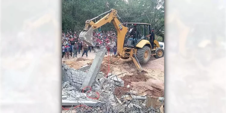 Desalojan y encarcelan a familia en Tlahuitoltepec
