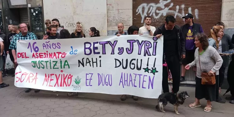 A 16 años de la tragedia en San Juan Copala, los rostros de Bety Cariño y Jyri Jaakkola encabezan las protestas en México y Finlandia.