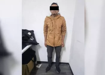 Asalto con navaja en Oxxo del centro termina con detenido y proceso penal