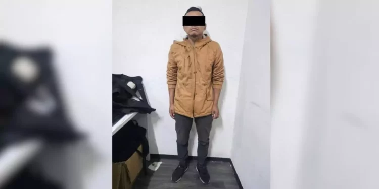 Asalto con navaja en Oxxo del centro termina con detenido y proceso penal