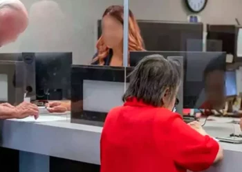 Foto: Archivo // Adultos mayores, entre los más afectados por mal servicio de bancos.
