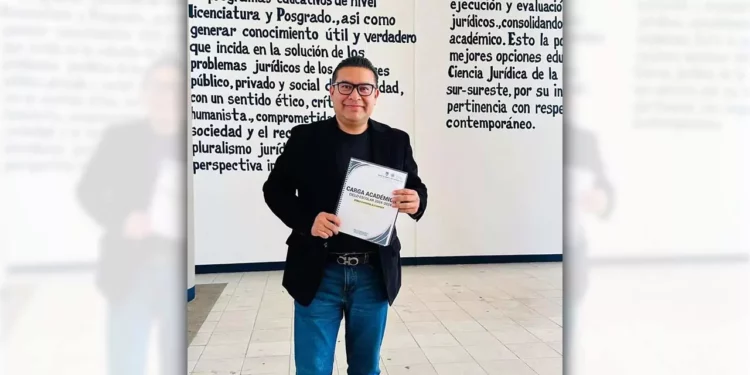 Foto: perfil de Facebook // Alexander Pérez Carrera, aspirante a la rectoría de la UABJO.