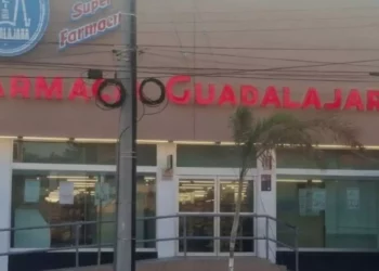 Inseguridad en Salina Cruz: Asaltan farmacia cercana al Palacio Municipal; policía tarda 40 minutos en llegar