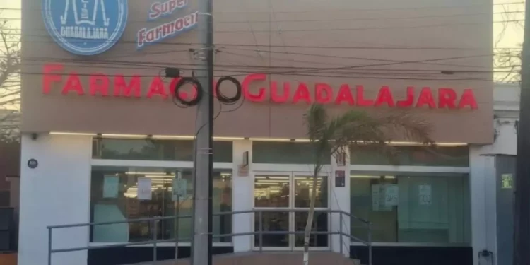 Inseguridad en Salina Cruz: Asaltan farmacia cercana al Palacio Municipal; policía tarda 40 minutos en llegar