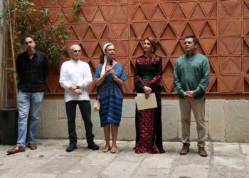 Autoridades culturales e invitados especiales participaron en la inauguración de la exposición.
