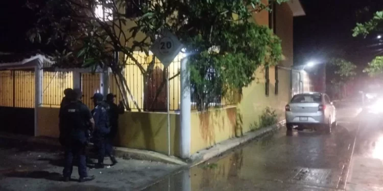 Atacan a balazos vivienda de regidor en la colonia Fidel Peña, en Juchitán