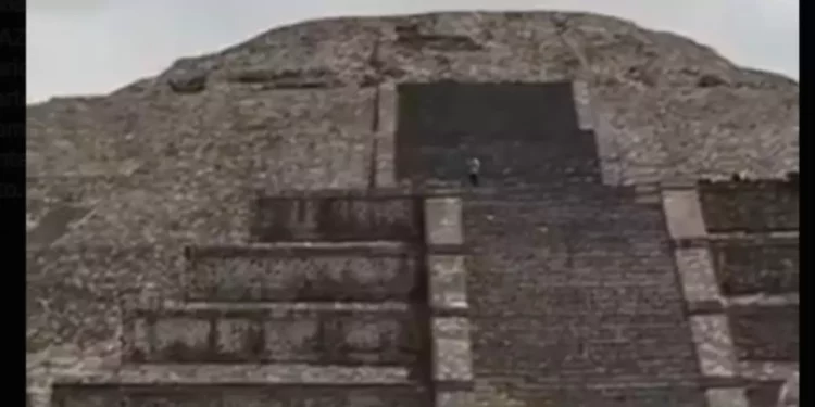 VIDEO | Balacera en Teotihuacán hoy: Tiroteo en la Pirámide de la Luna deja muertos y heridos