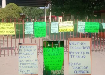 ¡Paro en COBAO Unión Hidalgo! Docentes denuncian adeudos y exigen destitución de directivo