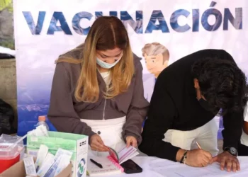 Continúa la fase de vacunación contra el sarampión en diversos puntos de Oaxaca.