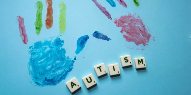 Día Mundial del Autismo 2026: Por qué el lema #MenosJuiciosMásApoyos está cambiando el paradigma