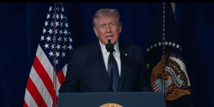 Donald Trump impone aranceles históricos a medicamentos importados y ajusta tasas a metales