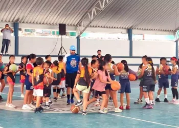 El Coach Raguá, ofrece una jornada de preparación deportiva a menores.
