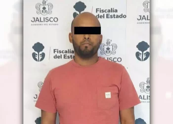 El detenido fue trasladado vía aérea a Oaxaca para enfrentar los cargos de violación agravada que se le imputan desde 2010.
