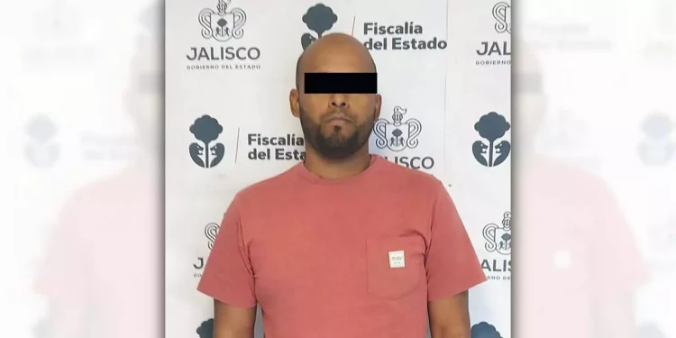 El detenido fue trasladado vía aérea a Oaxaca para enfrentar los cargos de violación agravada que se le imputan desde 2010.