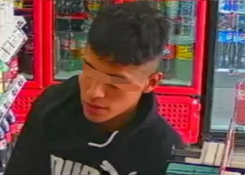 El detenido fue interceptado gracias a que comerciantes lo identificaron como el autor de diversos robos en el sector comercial de Huajuapan.