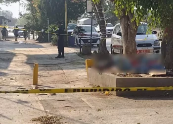 Elementos periciales realizaron el levantamiento del cuerpo en las inmediaciones del Río Atoyac.