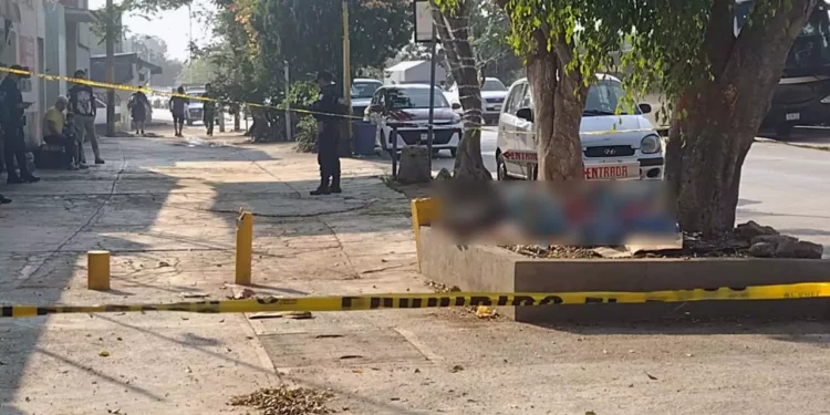 Elementos periciales realizaron el levantamiento del cuerpo en las inmediaciones del Río Atoyac.