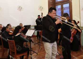 El maestro Faustino Díaz interpretó por primera vez ante el público la obra titulada 1986.