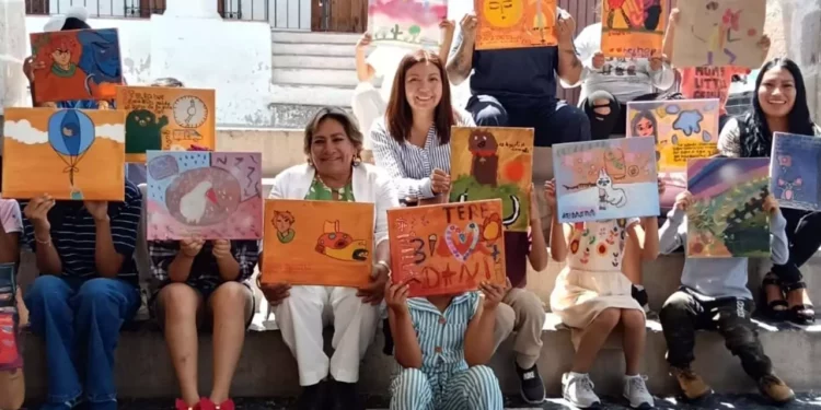 Estas mujeres se encuentran de manera permanente en este kiosko, ofertando sus productos desde el día miércoles hasta el lunes.