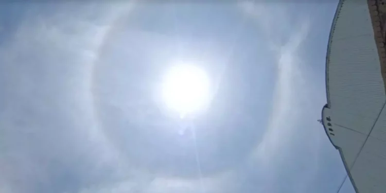 VIDEO | Halo solar en Oaxaca: Por qué es peligroso verlo directo y qué provoca este fenómeno
