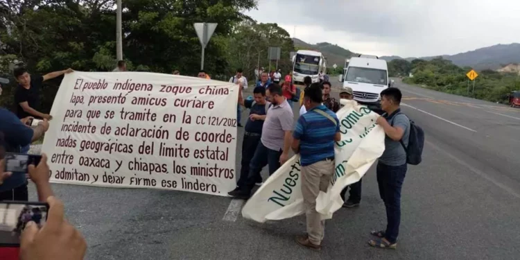Indígenas zoques no cejan en la defensa de las tierras oaxaqueñas.
