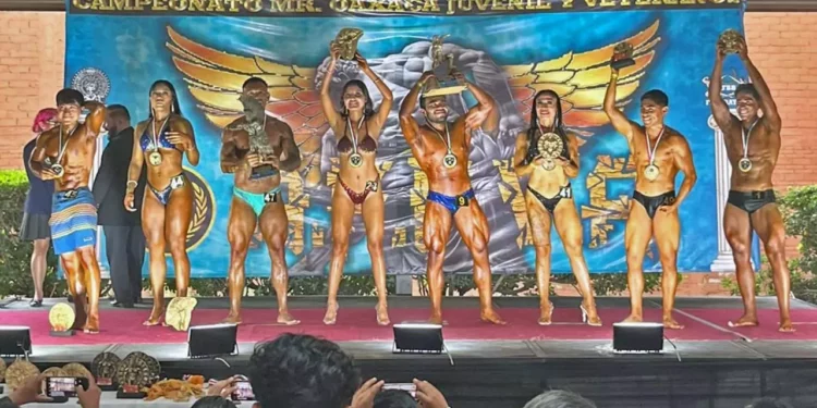 Jóvenes de Huajuapan destacan en Constructivismo y Fitness.