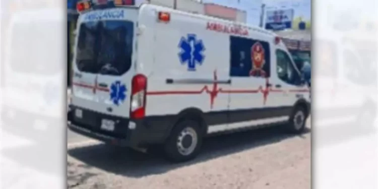 La joven madre recibió el auxilio de paramédicos y elementos policiacos.