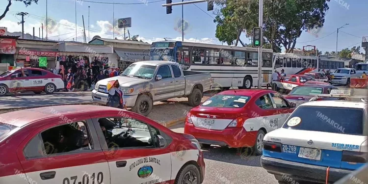 Las vialidades están deterioradas y el transporte público carece de modernización real.