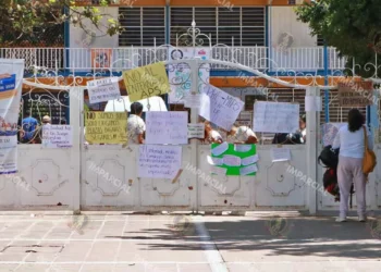 Fotos: Adrián Gaytán // Los manifestantes exigieron plazas suficientes y dignas para la totalidad de los alumnos aspirantes al internado