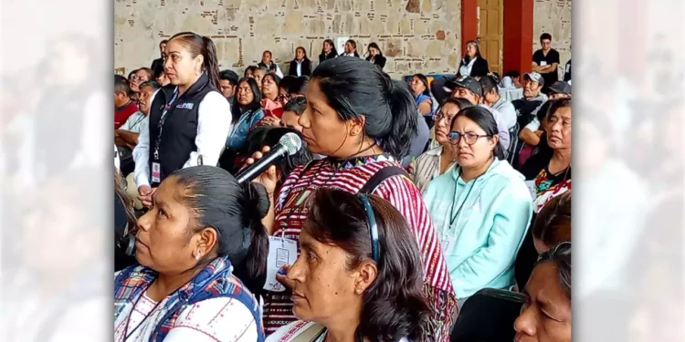 Mujeres autoridades comunitarias y municipales solicitaron mayor acompañamiento institucional.