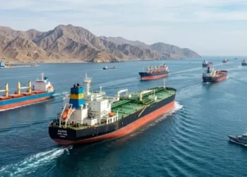 Irán reabre Ormuz tras tregua: Alivio comercial en medio de una calma frágil