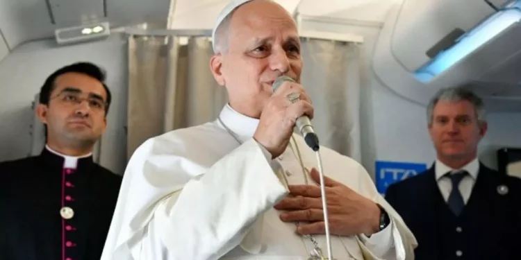 “No le tengo miedo”: El Papa León XIV responde a los ataques de Donald Trump desde el aire