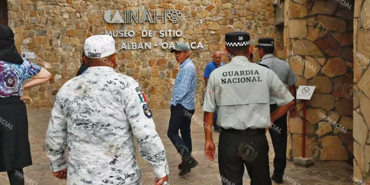 Foto: Jorge Luis Plata // Personal del INAH y de la GN, reforzaron los protocolos de seguridad en Monte Albán.
