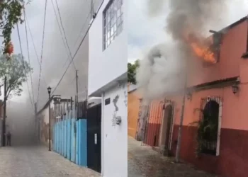 VIDEO | Incendio en pleno Centro Histórico de Oaxaca desata pánico entre vecinos