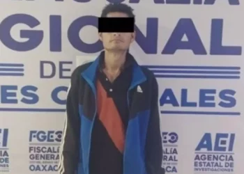 ¡Asalto en plena calle termina en prisión! Detienen a hombre por robo violento en Oaxaca