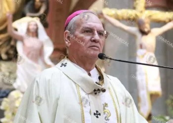 Foto: Adrián Gaytán // El arzobispo llamó a pensar en Jesús resucitado, en su presencia y en su compañía.
