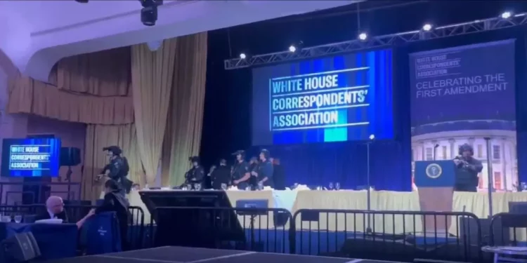 VIDEO | Atentado en Washington: Evacuan de emergencia a Donald Trump tras tiroteo en la Cena de Corresponsales