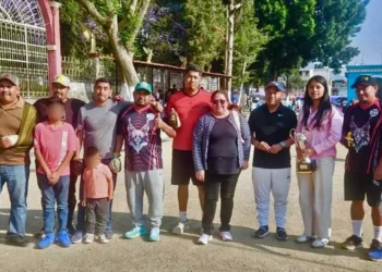 Todos los participantes recibieron reconocimientos por su intervención en este encuentro.