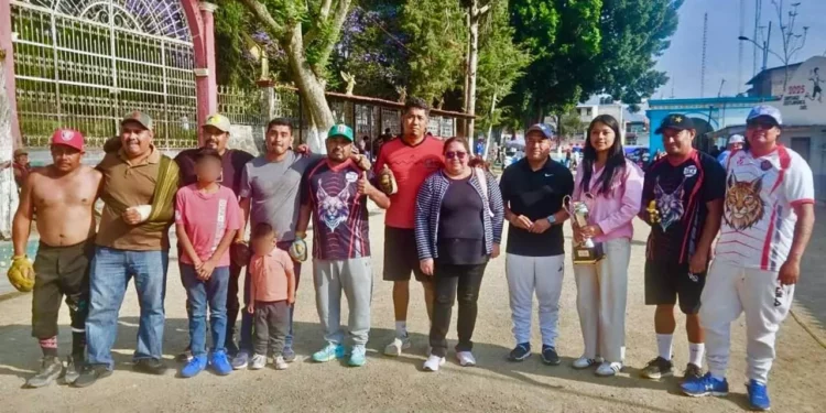 Todos los participantes recibieron reconocimientos por su intervención en este encuentro.