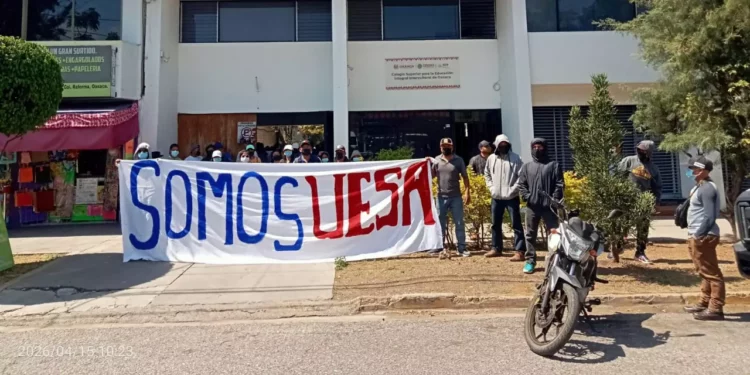 Foto: Uesa Alotepec // Los estudiantes advirtieron con mantener la protesta en el inmueble por tiempo indefinido, hasta lograr solución a sus principales peticiones.