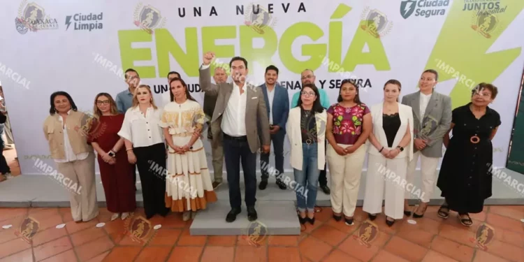 A 15 meses de gobierno, Raymundo Chagoya ajusta su gabinete