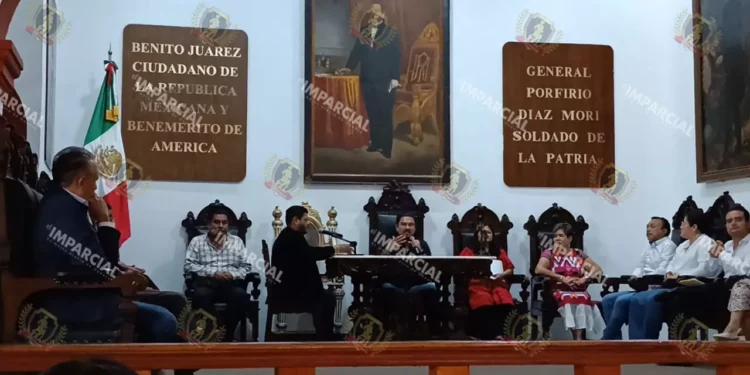 Festejos de la ciudad de Oaxaca confrontan al cabildo; Markoa protesta en sesión