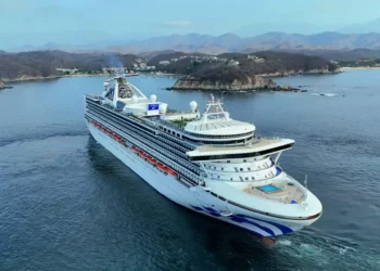 Arriba crucero Grand Princess a Huatulco; genera derrama de 2.77 mdp