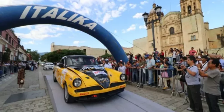Foto: Leobardo García Reyes // La afición se quedará con las ganas de ver los autos de La Carrera Panamericana este año.